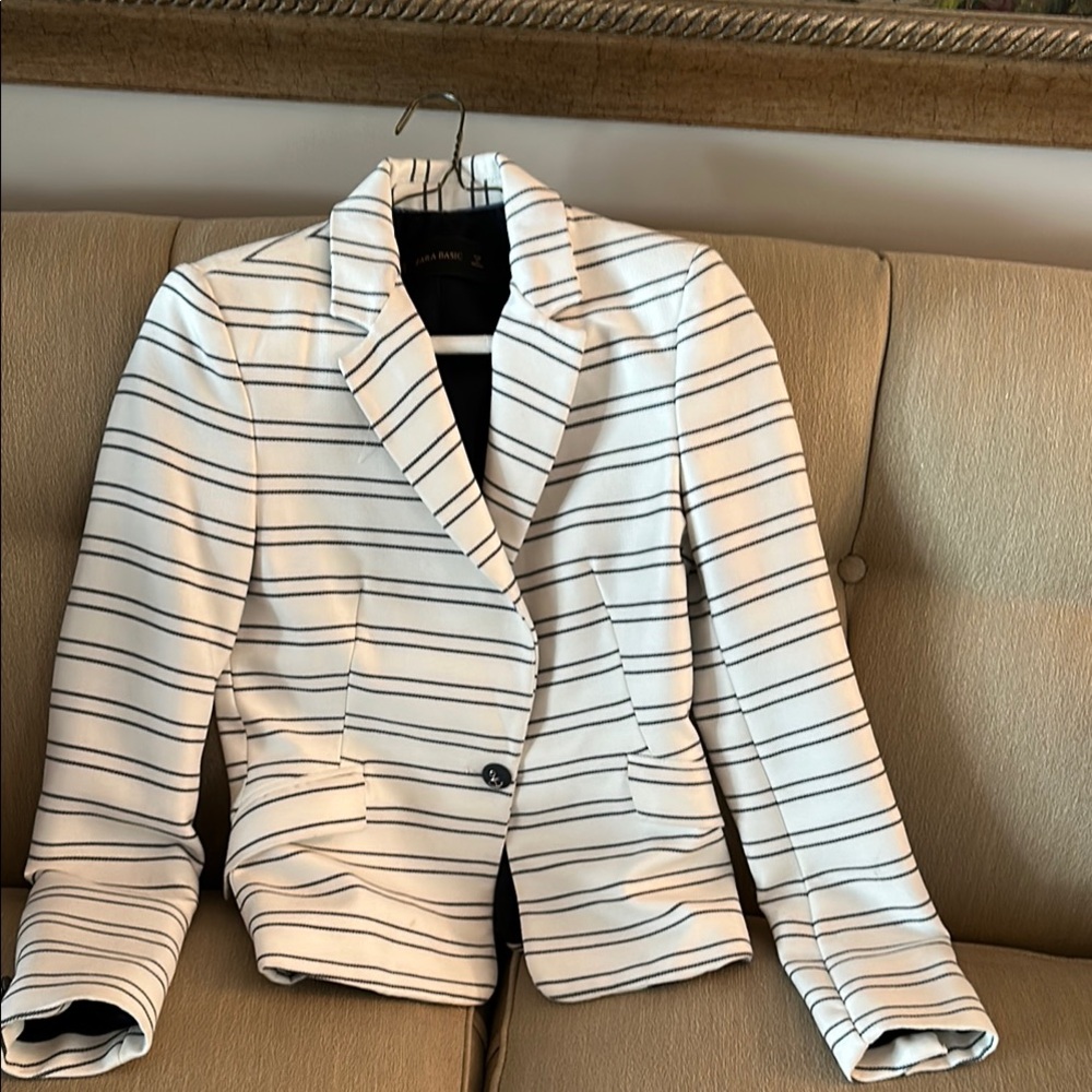 Zara jacket ivory and navy